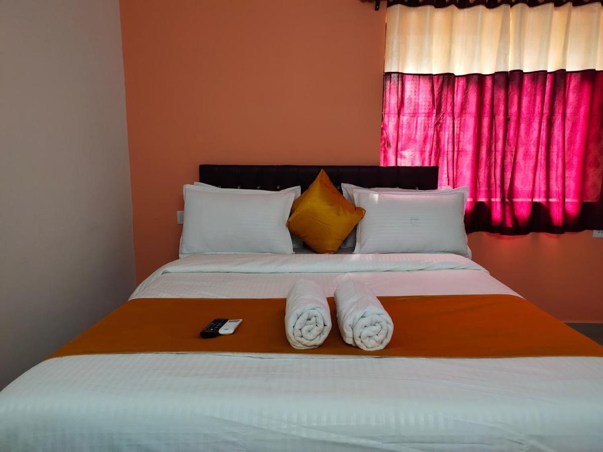 Om Baga Residency Hotel Bagian luar foto